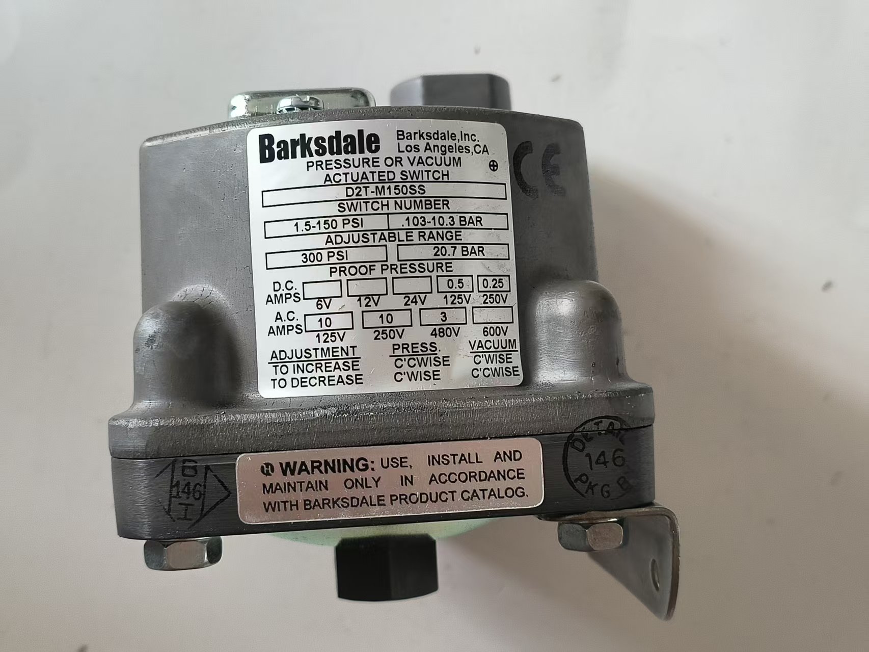 Barksdale D2T-0061 Upgrade to D2T-M150SS Dual-Circuit Pressure Switch New Original 1-year Warranty
