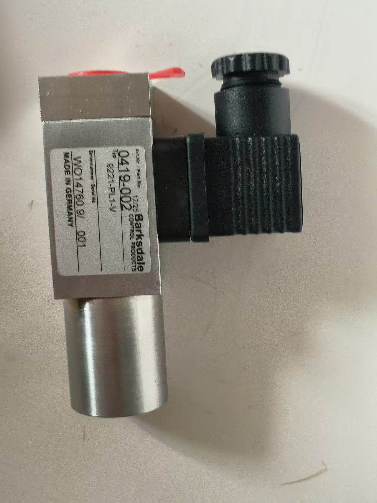 Barksdale 9221-PL1-V (0419-002) 9000 Series Compact Piston Pressure Switch, High Precision New Original 1-year Warranty