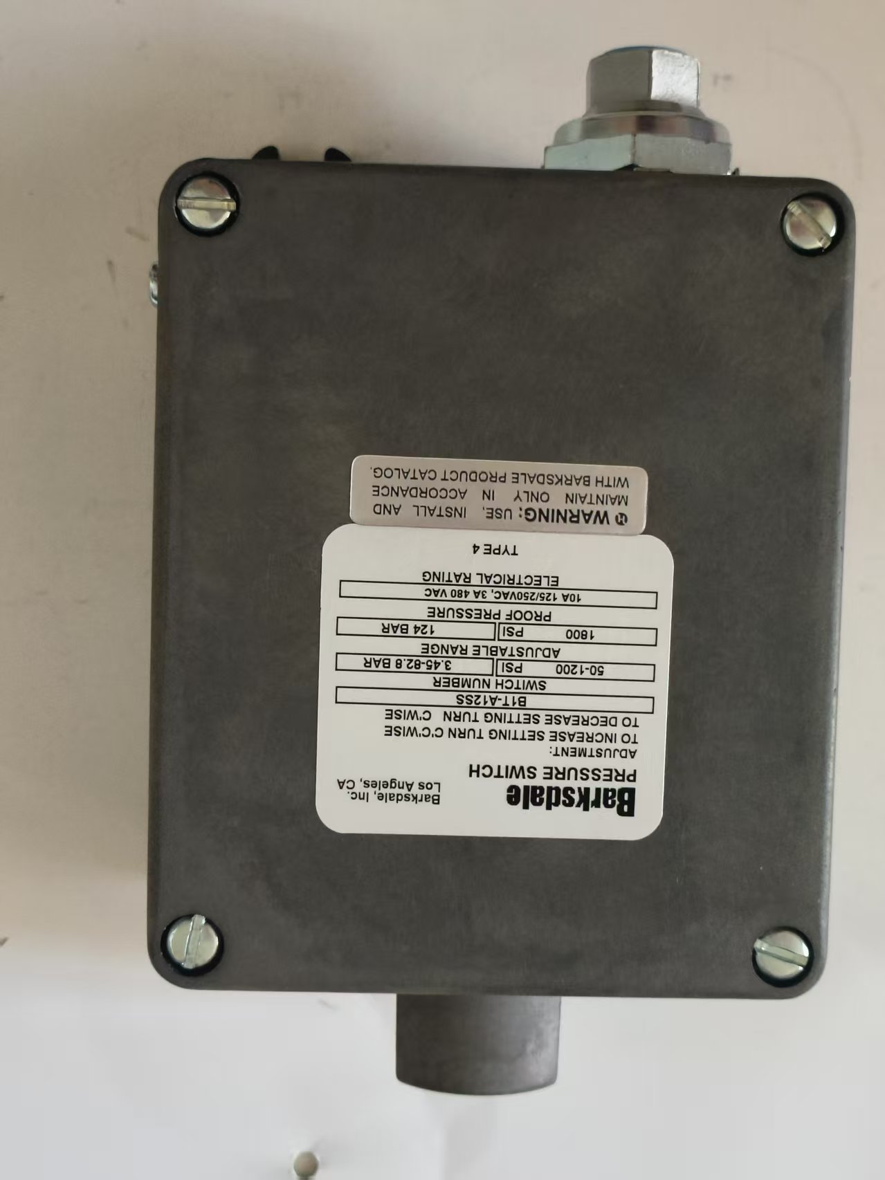 Barksdale B1T-A12SS Housed Bourdon Tube Pressure Switch, 316SS, Low Range, NEMA 4 New Original 1-year Warranty
