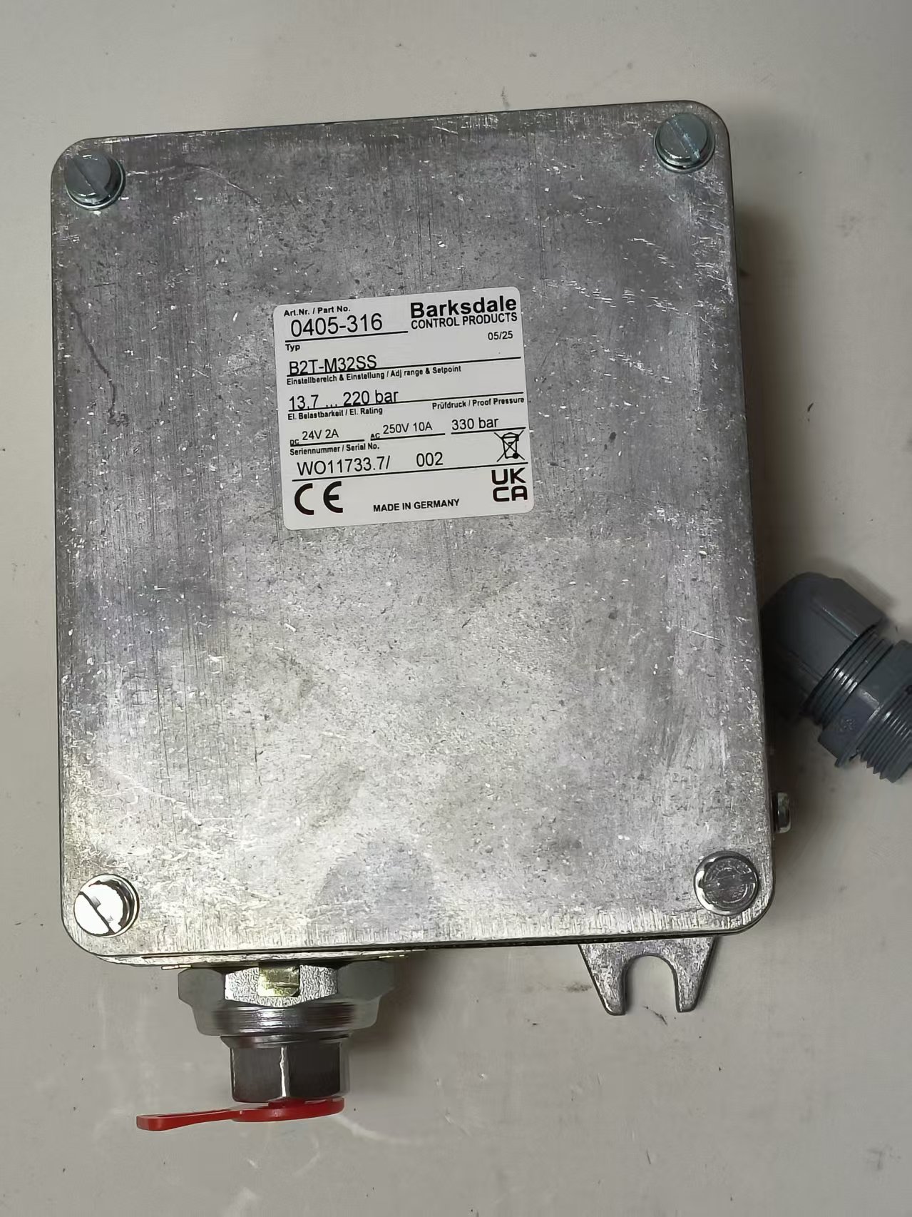 Barksdale B2T-M32SS (0405-316) Dual‑Setpoint Bourdon Tube Pressure Switch, 316SS, M32 Range, NEMA 4 New Original 1-year Warranty