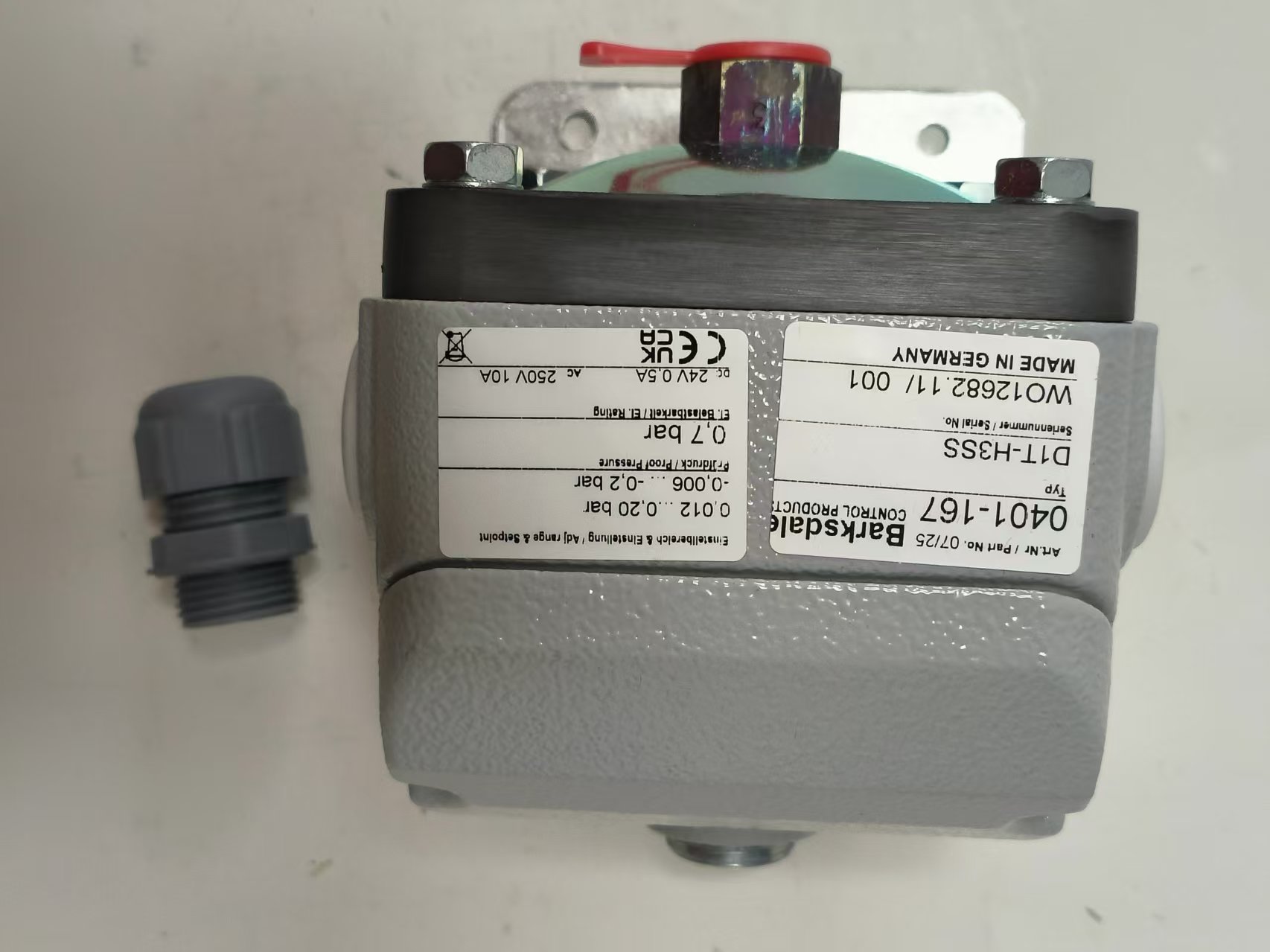 Barksdale D1T-H3SS (0401-167) Diaphragm Pressure Switch, 316SS, H3 Range, NEMA 4 New Original 1-year Warranty Barksdale D1T-H3SS (0401-167) Diaphragm Pressure Switch, 316SS, H3 Range, NEMA 4 New Original 1-year Warranty