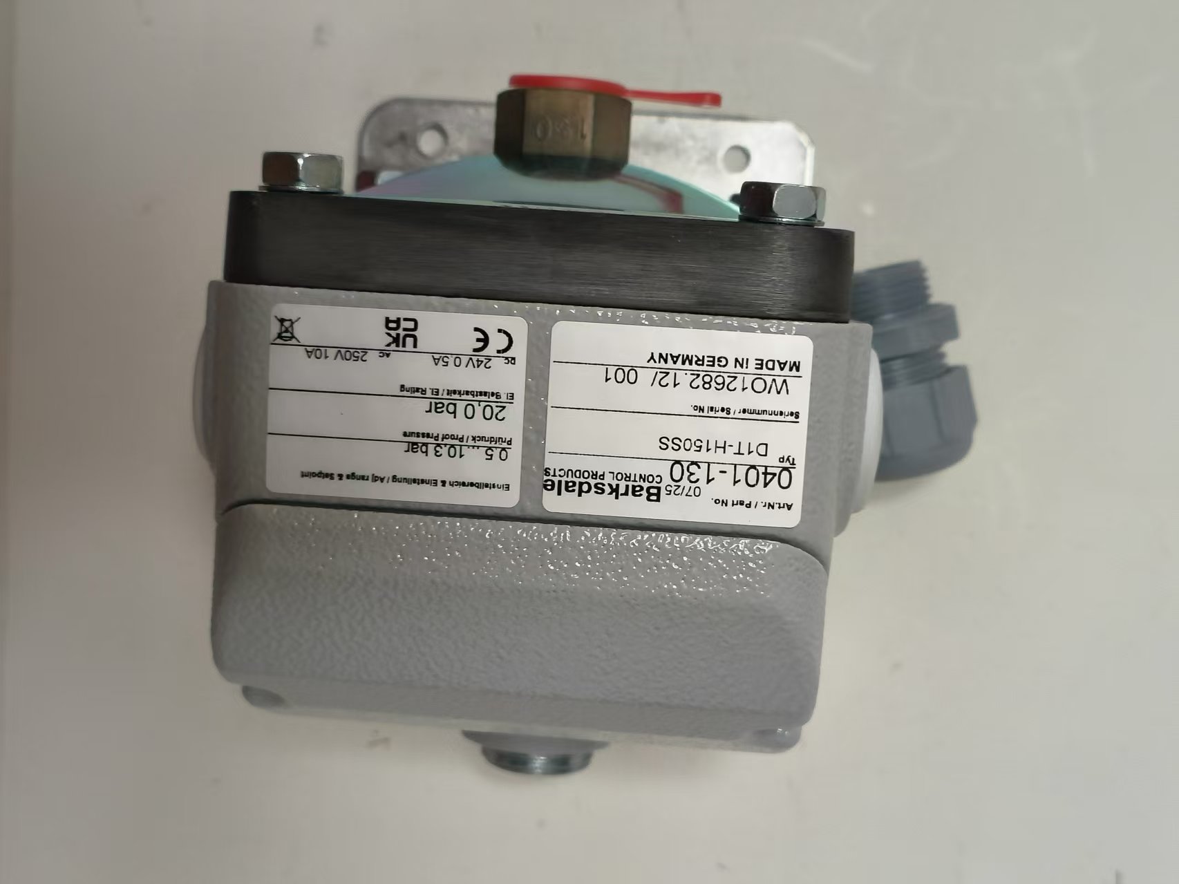 Barksdale D1T-H150SS (0401-130) Diaphragm Pressure Switch, 316SS, H150 Range, NEMA 4 New Original 1-year Warranty Barksdale D1T-H150SS (0401-130) Diaphragm Pressure Switch, 316SS, H150 Range, NEMA 4 New Original 1-year Warranty