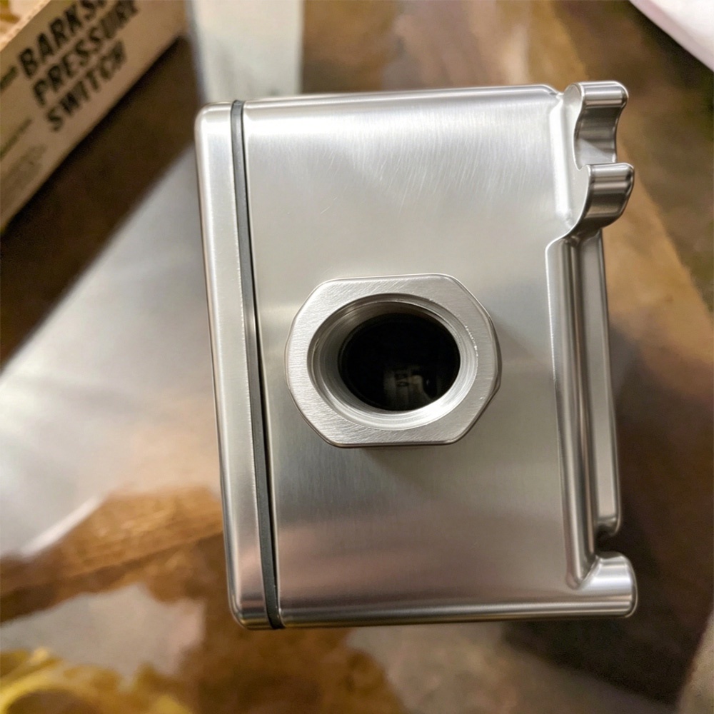 Barksdale B2T‑M48SS Dual‑Setpoint Bourdon Tube Pressure Switch, M48, 316SS, NEMA 4 New Original 1-year Warranty