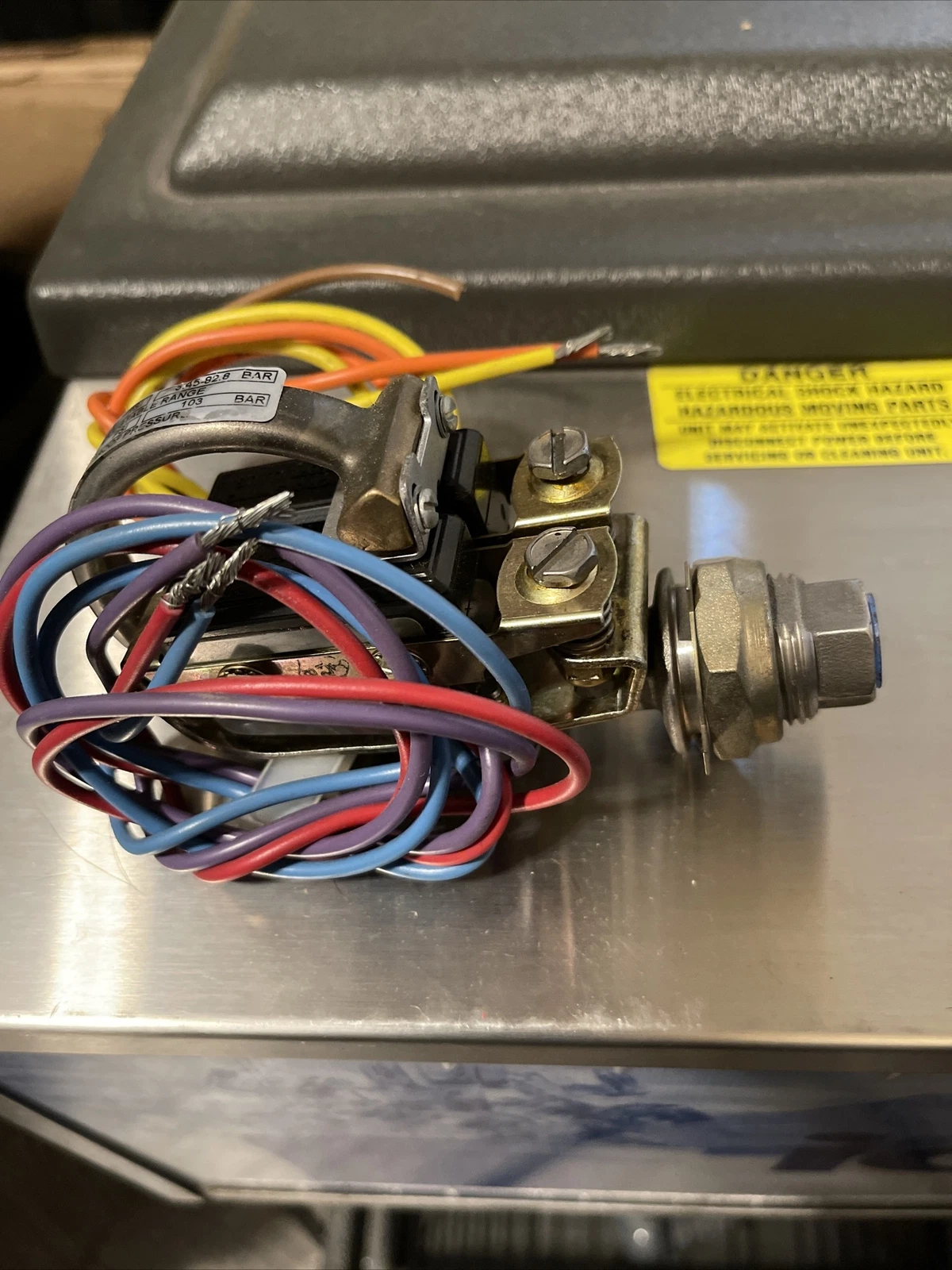 Barksdale B2S-H12SS Stripped Bourdon Tube Pressure Switch, H12 Range, 316SS, High Accuracy New Original 1-year Warranty Barksdale B2S-H12SS Stripped Bourdon Tube Pressure Switch, H12 Range, 316SS, High Accuracy New Original 1-year Warranty