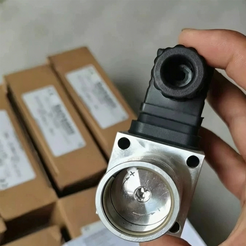 Barksdale 8111-PL1-B (0417-011) 8100 Series Mini Industrial Piston Pressure Switch New Original 1-year Warranty