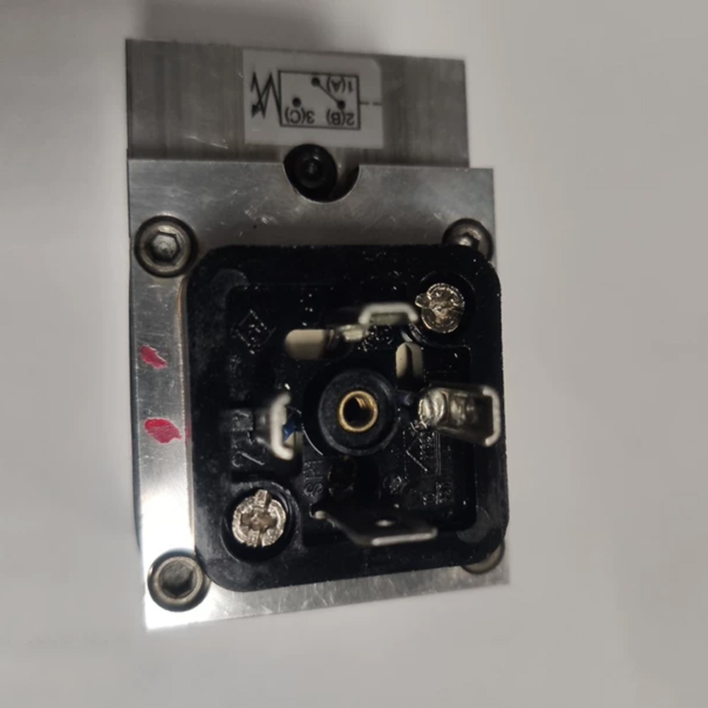 Barksdale X1T-4000-25-GE262 (0409-119) High Precision Temperature Switch New Original 1-year Warranty