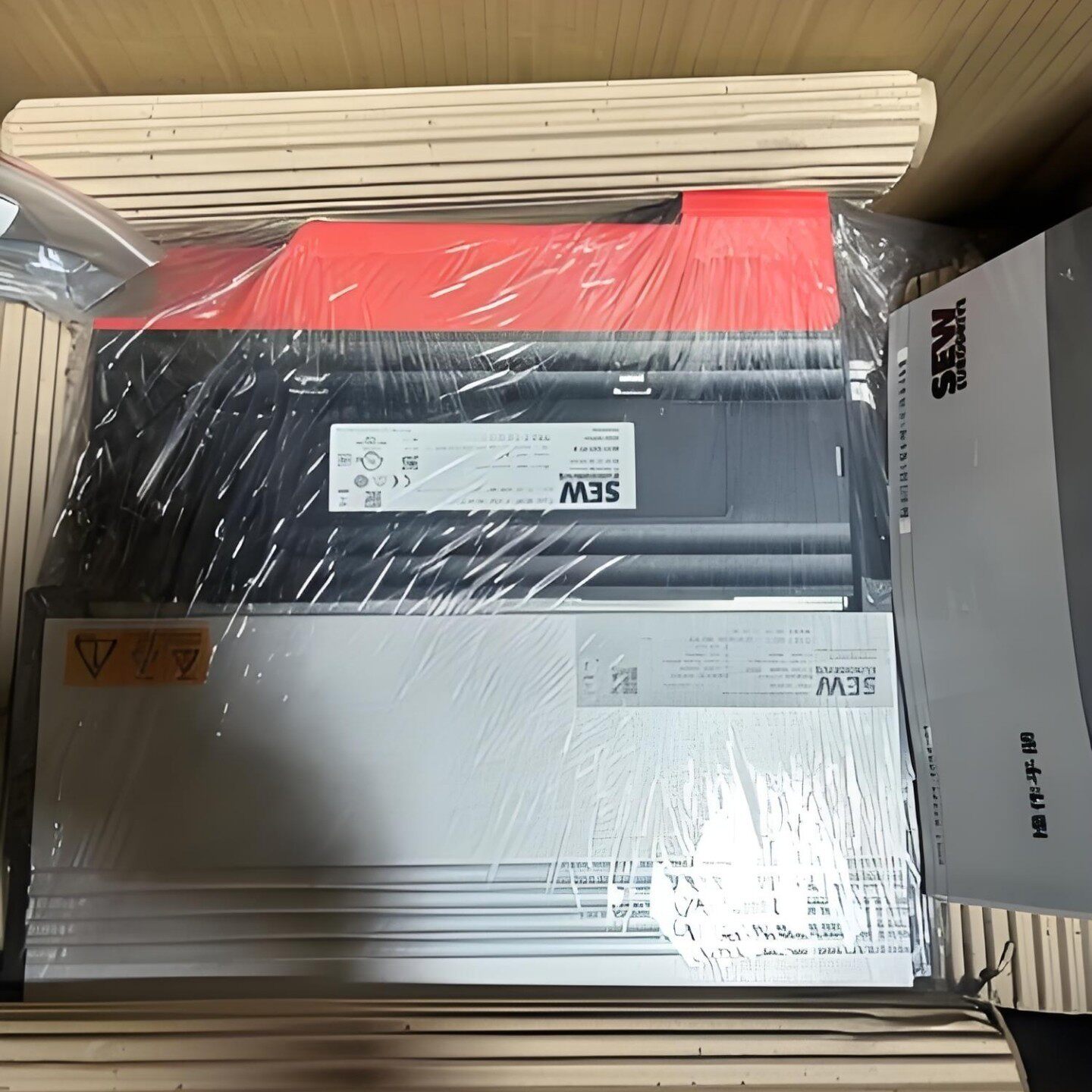 SEW MDX61B0011-5A3-4-0T MOVIDRIVE B 1.1kW 380V Compact Servo Inverter Drive With Coated PCB New Original 1-year Warranty SEW MDX61B0011-5A3-4-0T MOVIDRIVE B 1.1kW 380V Compact Servo Inverter Drive With Coated PCB New Original 1-year Warranty