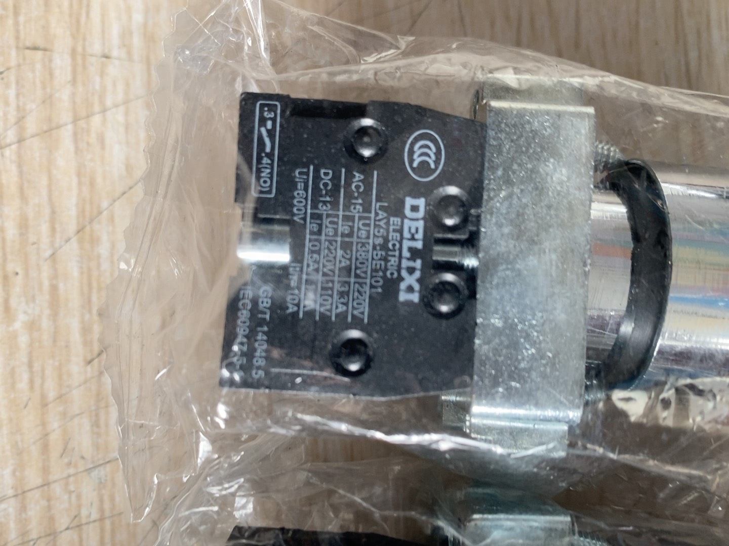 Delixi LAY5s-BE101 Normally Open NO Auxiliary Contact Block For LAY5s Push Button Switch New Original 1-year Warranty
