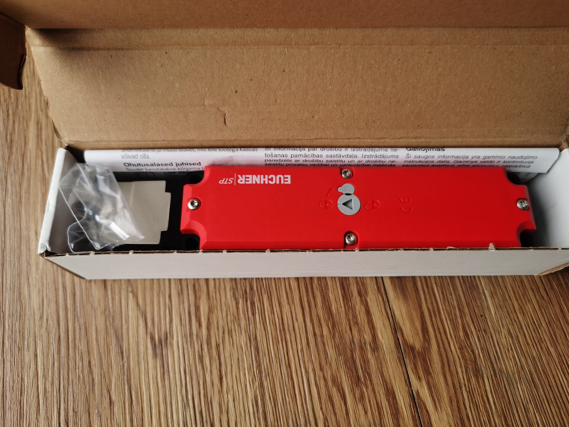 Euchner STP3A-537A024MC2363 Solenoid Guard Lock Safety Switch 24V AC/DC 2500N Locking Force IP67 New Original 1-year Warranty Euchner STP3A-537A024MC2363 Solenoid Guard Lock Safety Switch 24V AC/DC 2500N Locking Force IP67 New Original 1-year Warranty