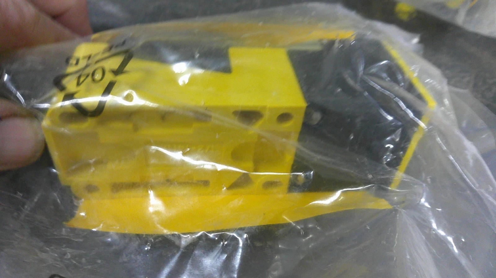 Turck NI40U-CP40-FDZ30X2/S10 40mm Ultra Long Distance Rectangular Inductive Sensor New Original 1-year Warranty Turck NI40U-CP40-FDZ30X2/S10 40mm Ultra Long Distance Rectangular Inductive Sensor New Original 1-year Warranty