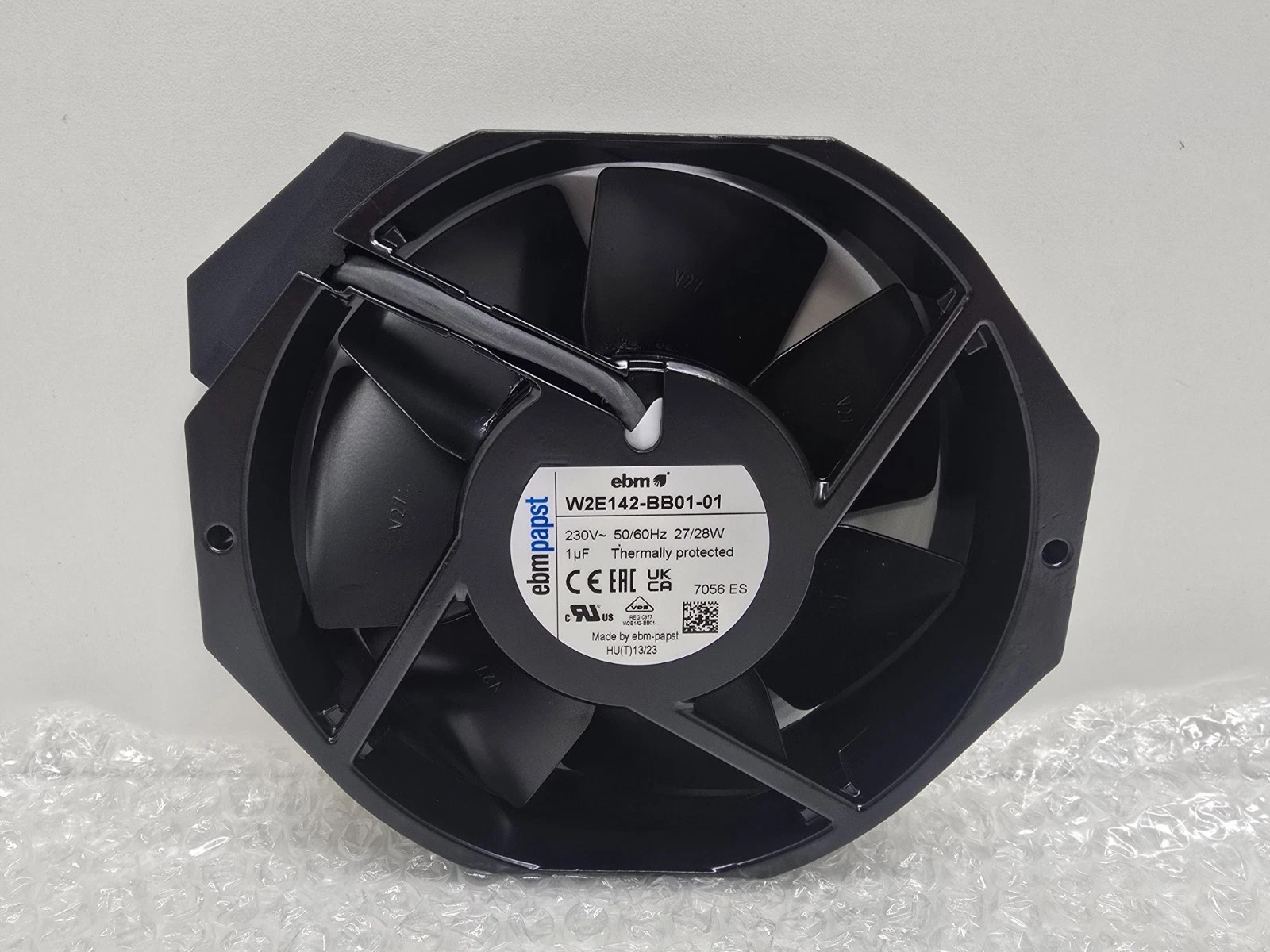 ebmpapst W2E142-BB01-01 172x150x38mm 230VAC External Rotor Axial Cabinet Fan New Original 1-year Warranty ebmpapst W2E142-BB01-01 172x150x38mm 230VAC External Rotor Axial Cabinet Fan New Original 1-year Warranty