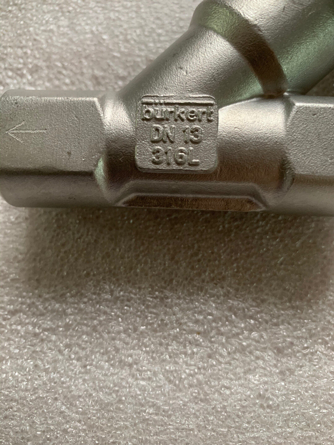 Burkert 00150537 Type 6013 2/2 Way Direct Acting Plunger Solenoid Valve DN3 Brass G1/4 New Original 1-year Warranty