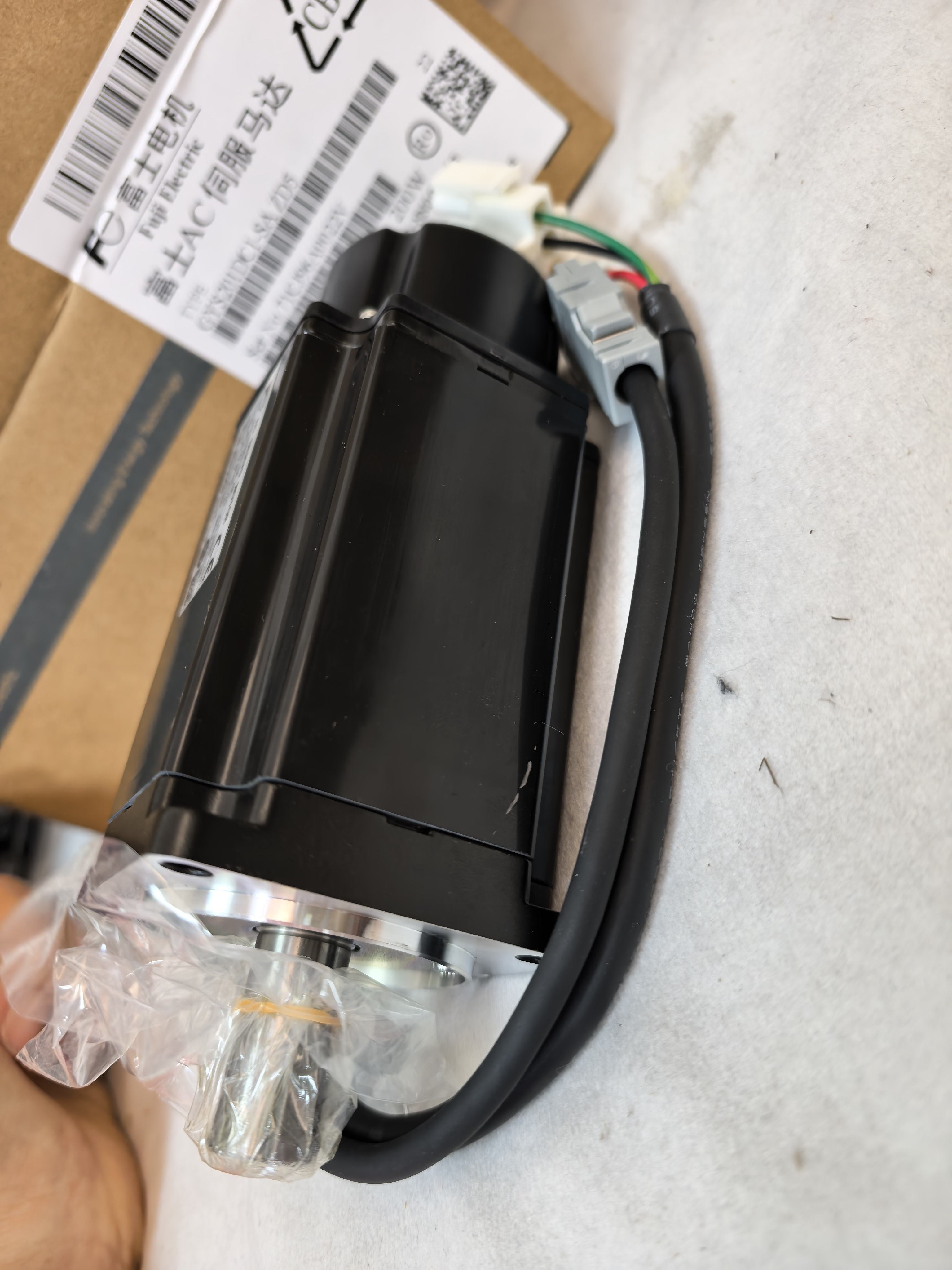 Fuji GYS201DC1-SA-ZD5 ALPHA5 200W Ultra Low Inertia Servo Motor 3000rpm 16bit Encoder Special Shaft New Original 1-year Warranty Fuji GYS201DC1-SA-ZD5 ALPHA5 200W Ultra Low Inertia Servo Motor 3000rpm 16bit Encoder Special Shaft New Original 1-year Warranty