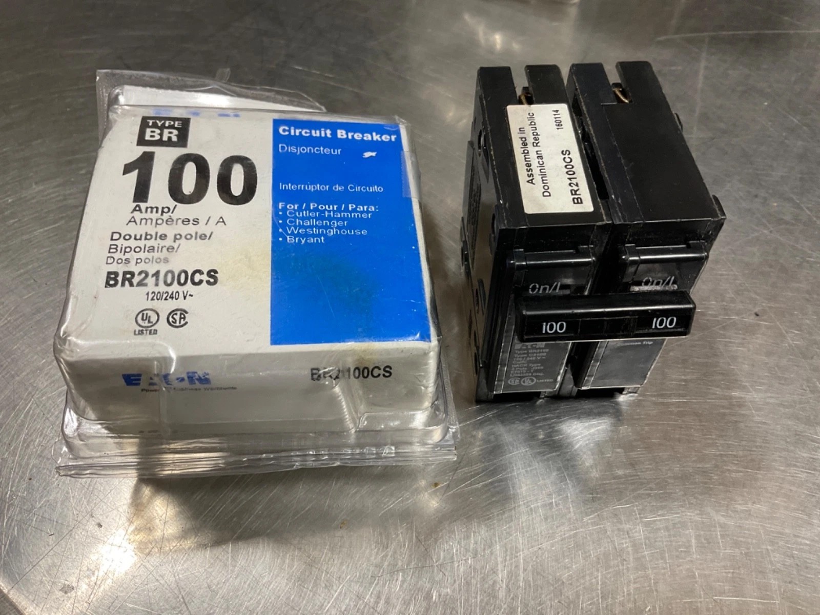 Eaton BR2100CS BR Series 2P 100A Circuit Breaker 120/240V Plug-On Thermal Magnetic Panel Main Breaker New Original 1-year Warranty Eaton BR2100CS BR Series 2P 100A Circuit Breaker 120/240V Plug-On Thermal Magnetic Panel Main Breaker New Original 1-year Warranty