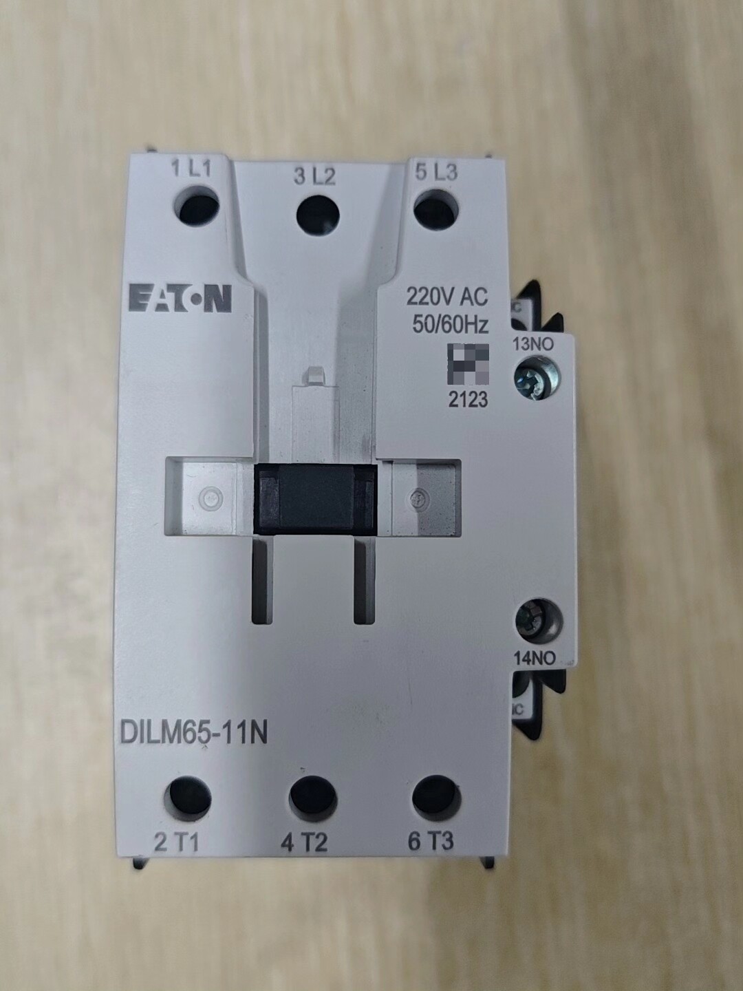 Eaton Moeller DILM65-11N 3P 65A AC-3 Contactor 30kW 400V 1NO+1NC Aux Heavy Duty Motor Contactor New Original 1-year Warranty Eaton Moeller DILM65-11N 3P 65A AC-3 Contactor 30kW 400V 1NO+1NC Aux Heavy Duty Motor Contactor New Original 1-year Warranty