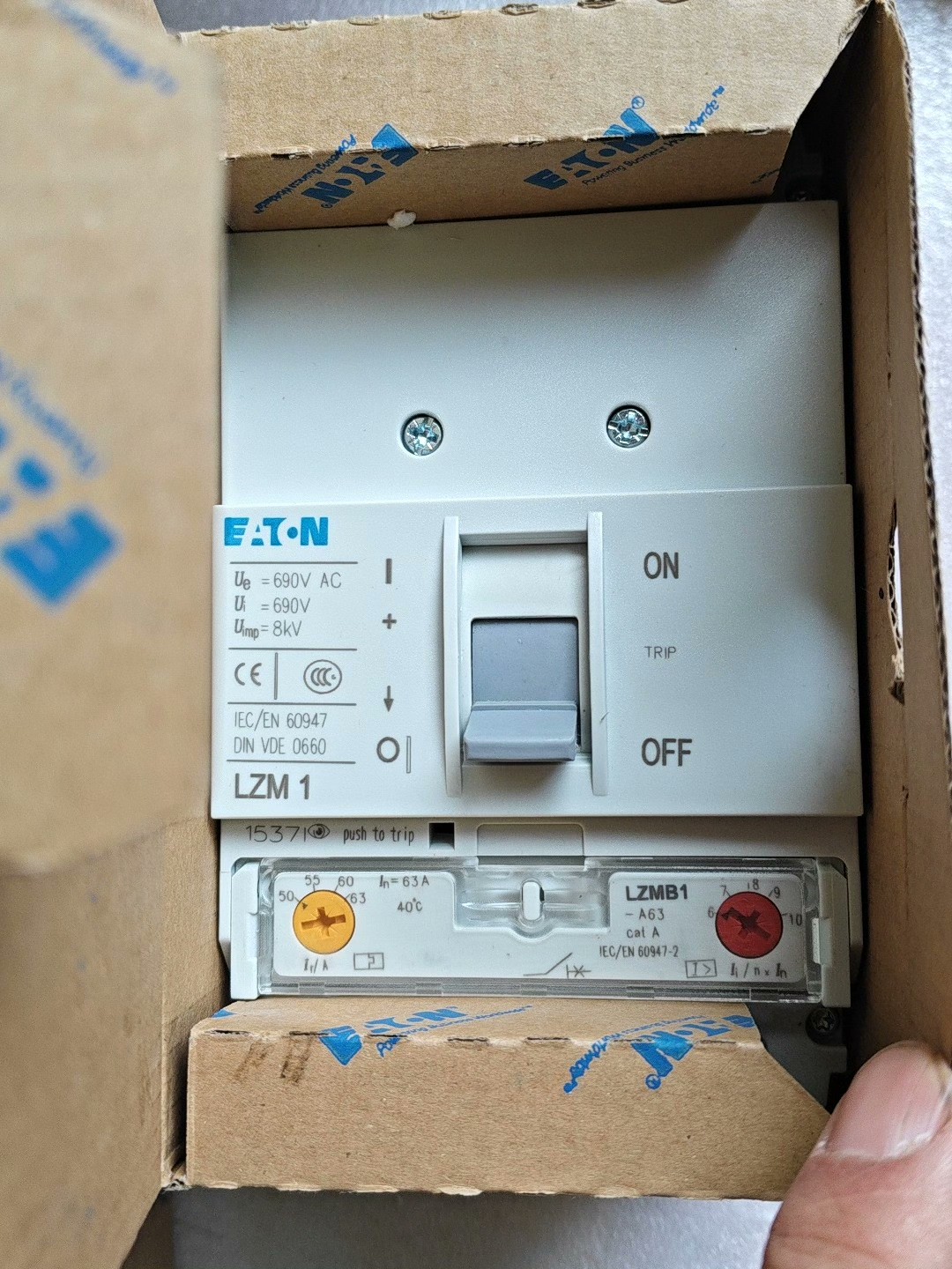 Eaton Moeller LZMB1-A63 3P 63A Miniature Molded Case Circuit Breaker Thermal Magnetic MCCB New Original 1-year Warranty Eaton Moeller LZMB1-A63 3P 63A Miniature Molded Case Circuit Breaker Thermal Magnetic MCCB New Original 1-year Warranty