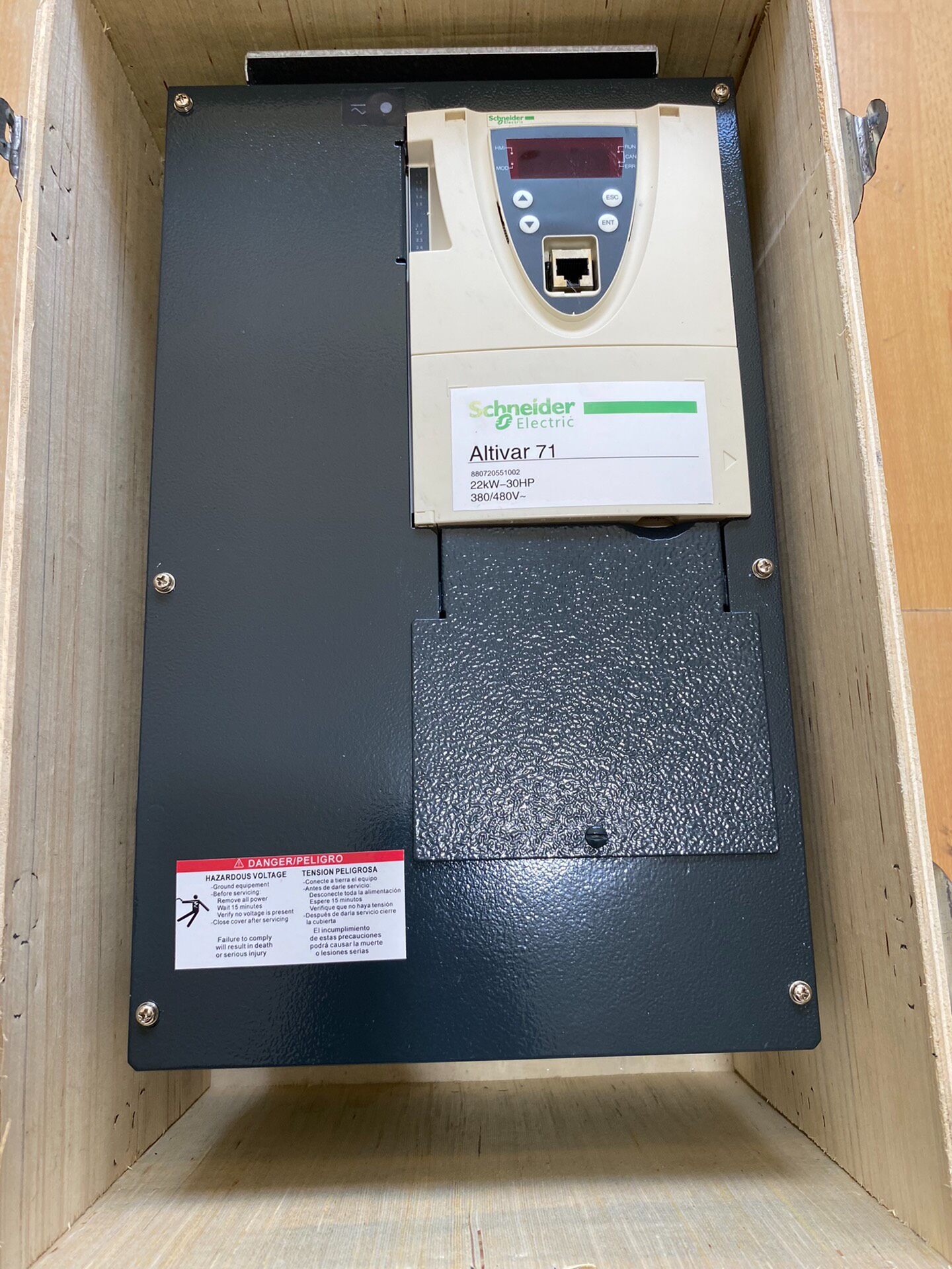 Schneider ATV71HD22N4Z Altivar71 22kW High Torque Vector Inverter 3Ph 380-480V Heavy Duty VFD New Original 1-year Warranty