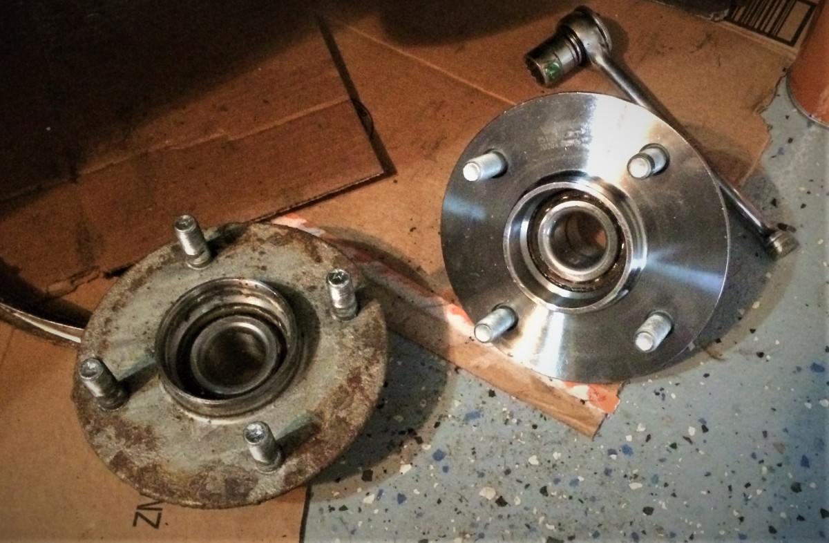 pair-of-wheel-hubs-new-old-rear-wheel-2004-nissan-sentra pair-of-wheel-hubs-new-old-rear-wheel-2004-nissan-sentra