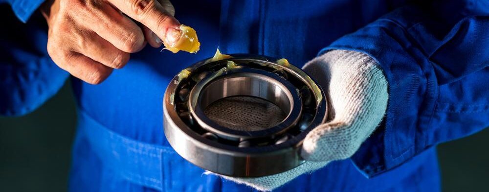 types-of-ball-bearing-lubricant-e1679941768350