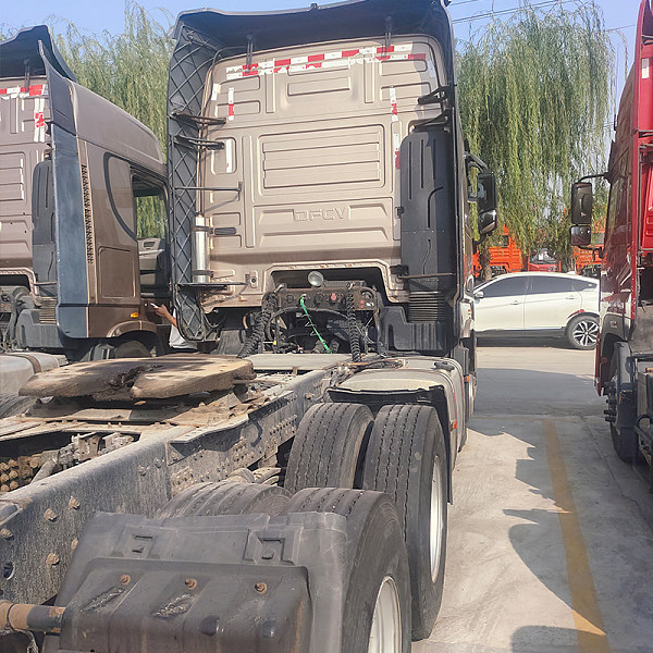 Dongfeng KX 6x4 560HP Tractor Head