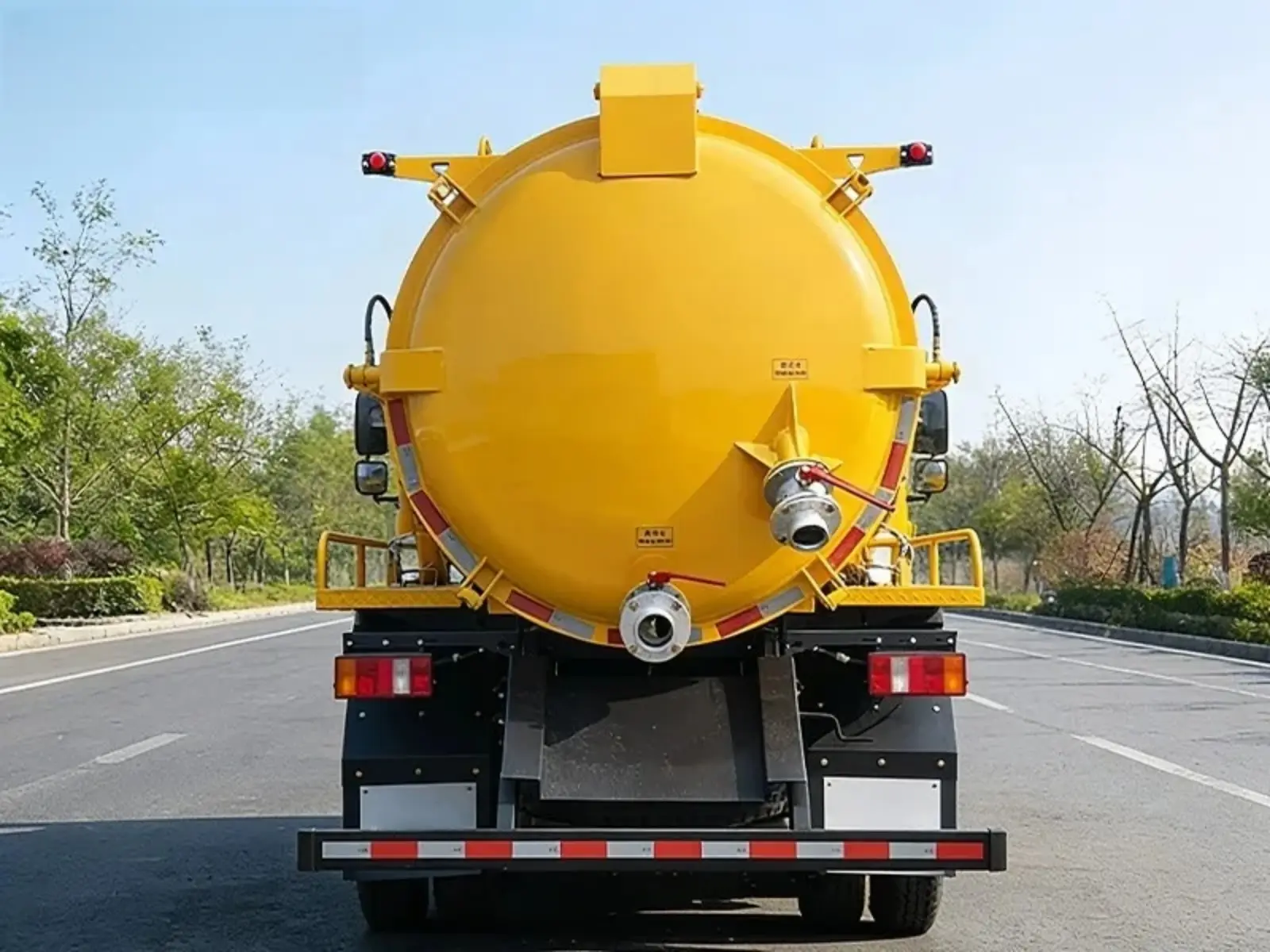 HOWO 8CBM Vacuum Sewage Truck