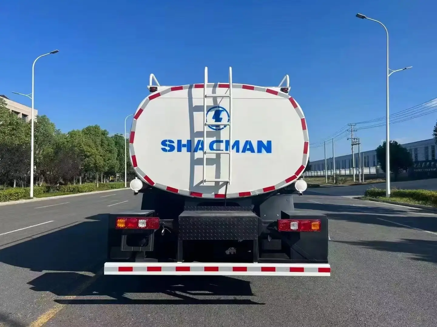 SHACMAN 4x2 15m³ Water Sprinkler Truck