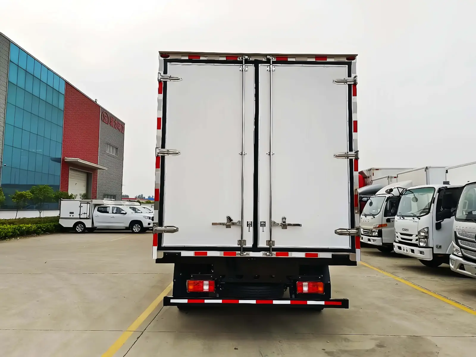 HOWO 4x2 10Ton Refrigerated Truck