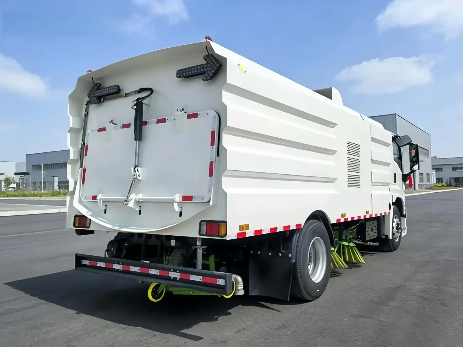 ISUZU 4x2 10 CBM Street Sweeper Truck