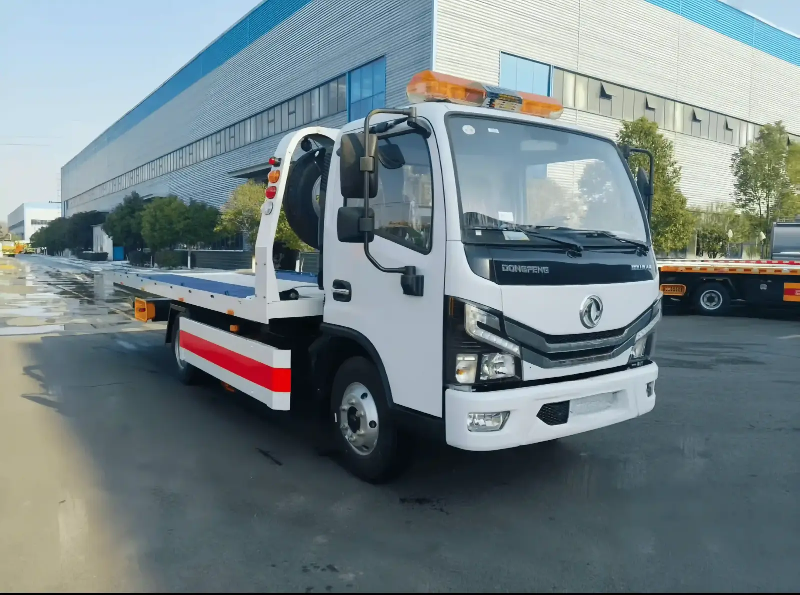 ​ Used DONGFENG 4x2 Flatbed Tow Truck