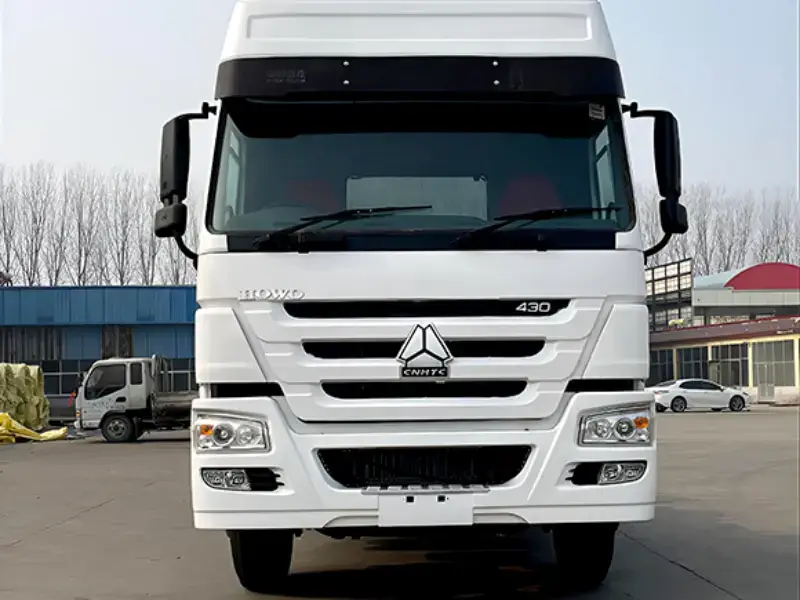 SINOTRUCK HOWO 430 6x4 Tractor Truck