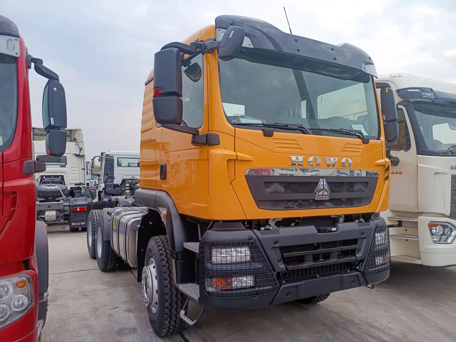 SINOTRUCK HOWO TX 380 6x4 Tractor Truck