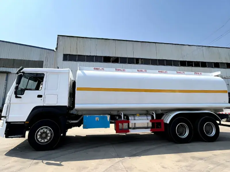 HOWO 371 6x4 Fuel Tank Truck