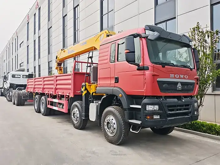 HOWO TX 371HP Truck Mounted Crane