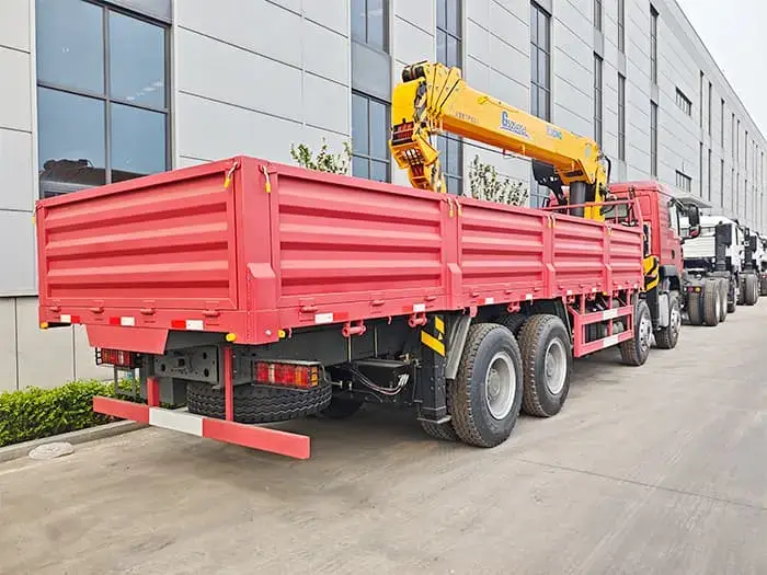 HOWO TX 371HP Truck Mounted Crane