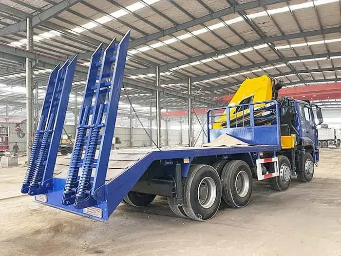 Folding Boom HOWO NX Truck Crane with Ladder