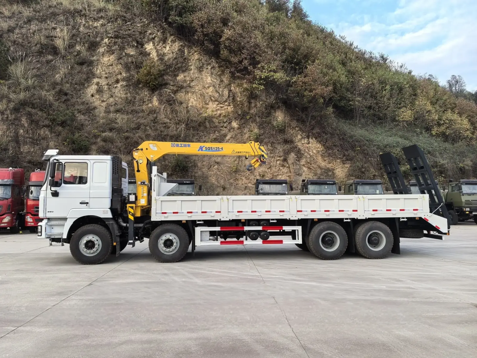 SHACMAN F3000 Truck Mounted Crane with XCMG