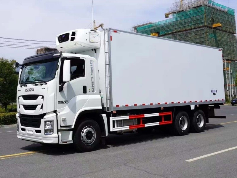 ISUZU 6X4 Refrigerated Truck-3 ISUZU 6X4 Refrigerated Truck-3