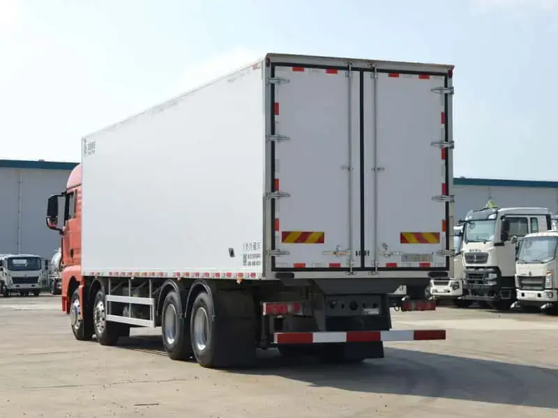 SINOTRUCK SITRAK G7 8x4 Refrigerated Truck