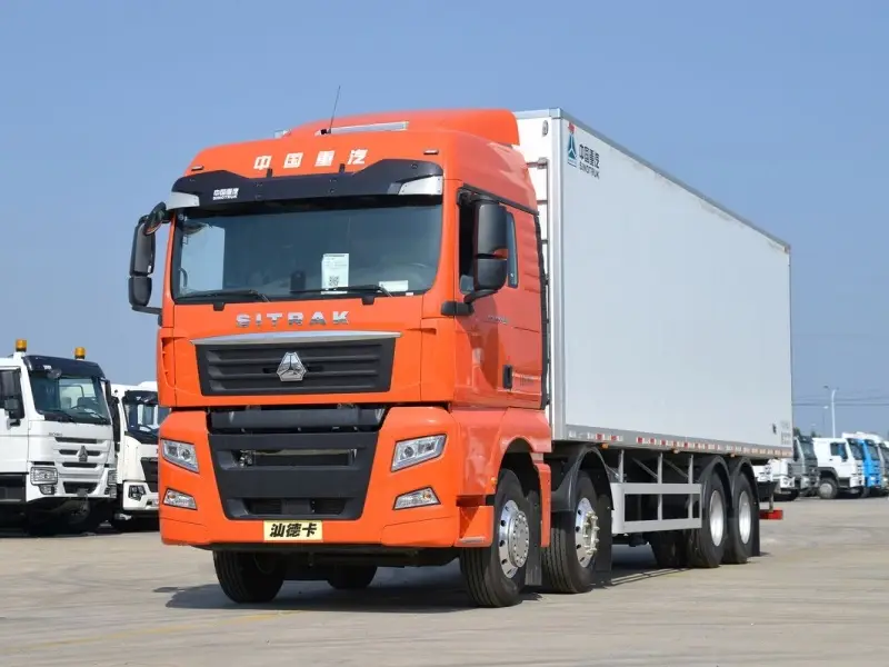 SINOTRUCK SITRAK G7 8x4 Refrigerated Truck