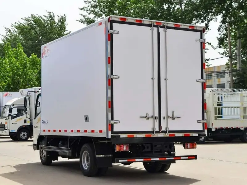 SINOTRUCK HOWO 160HP 4x2 Refrigerated Truck