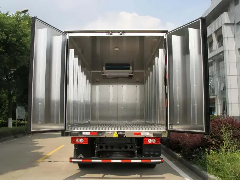 FOTON 4x2 Refrigerated Truck