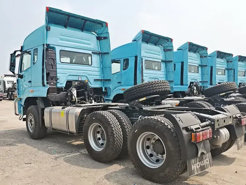 SINOTRUCK HOWO NX 400 6x4 Tractor Truck