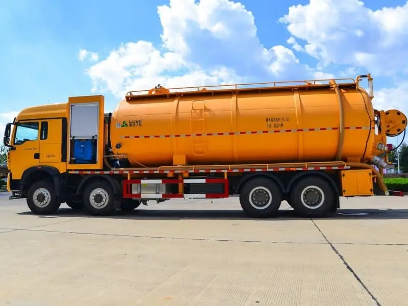 HOWO TX7 8x4 Vacuum Sewage Suction Truck