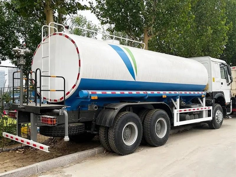HOWO 6x4 400HP Water Tank Truck