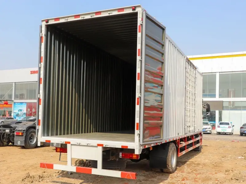 SHACMAN L5000 4x2 Box Truck