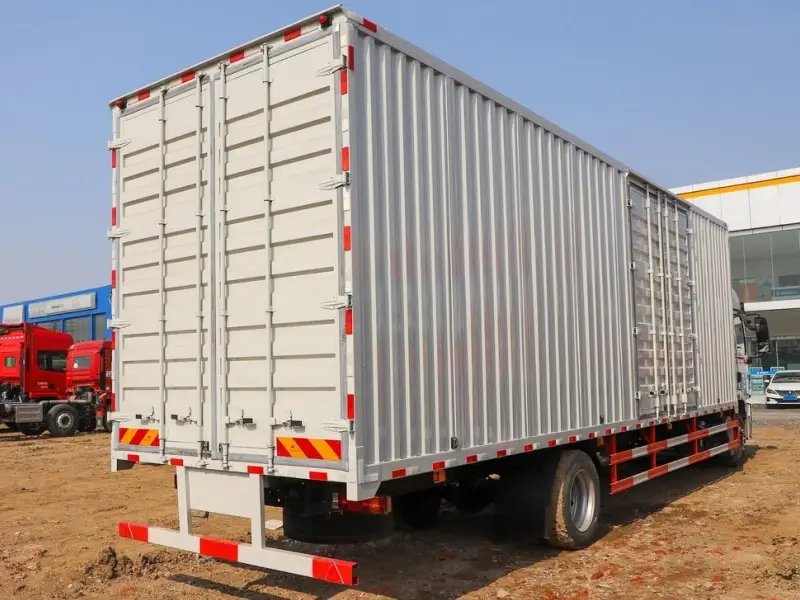 SHACMAN L5000 4x2 Box Truck