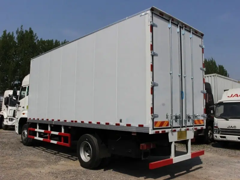 HOWO NX Box Truck