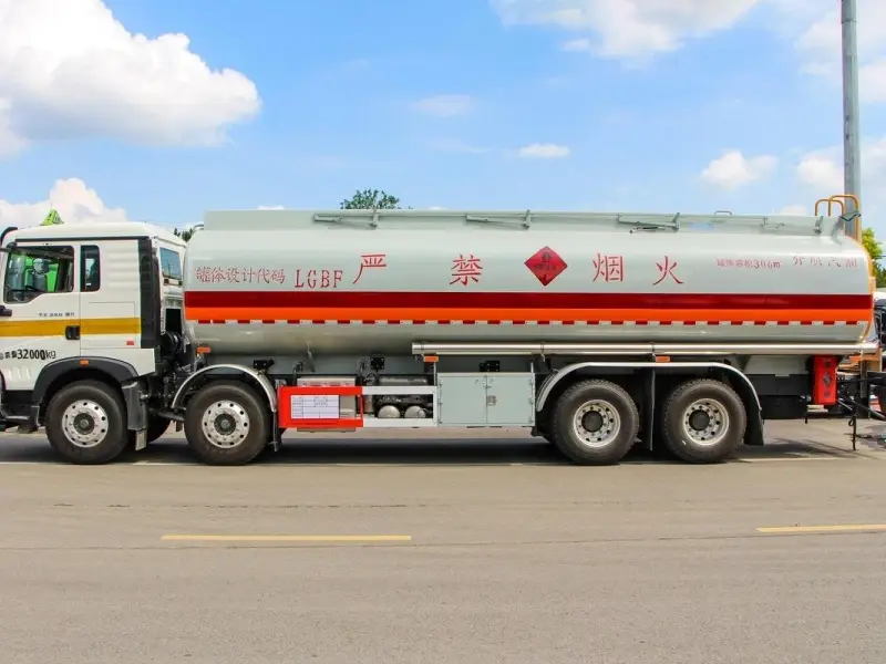 HOWO TX 8x4 Fuel Tank Truck