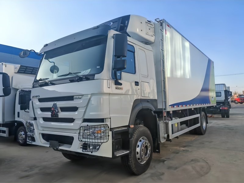 SINOTRUCK HOWO 4x2 Refrigerated Truck