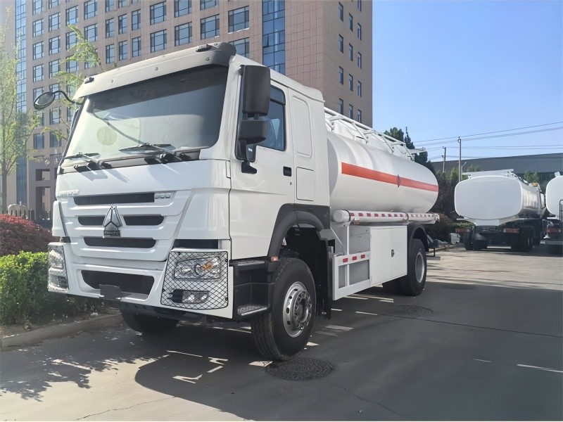 howo 4x2 fuel tanker truck-4 howo 4x2 fuel tanker truck-4